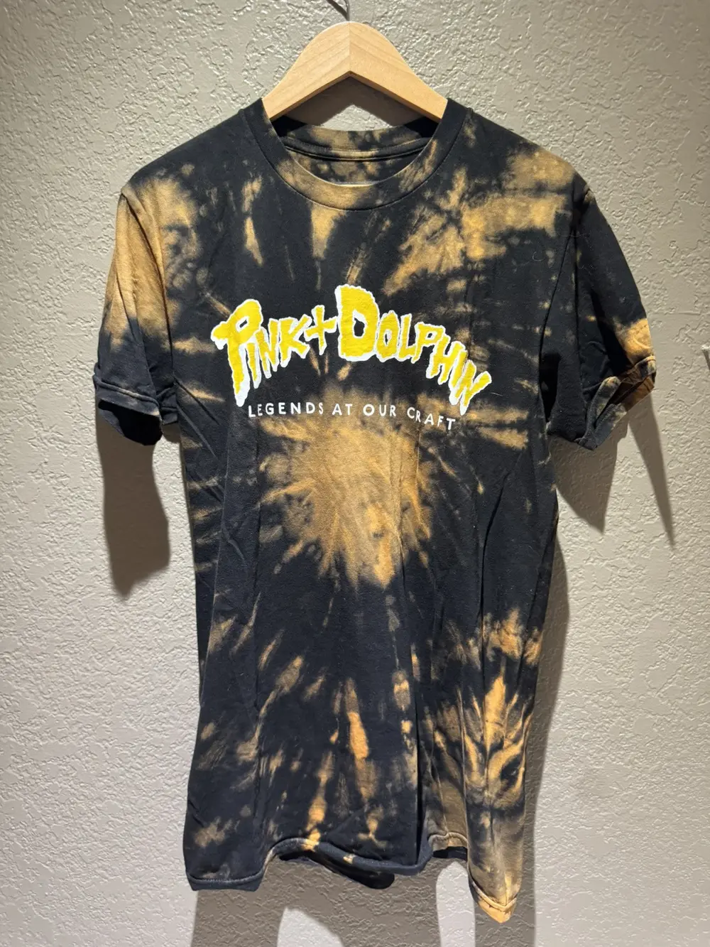b172b8f9243a428f9c5bb7dd8d8d254d Black / Yellow Tie Dye Pink Dolphin Plus Logo Shirt Soft